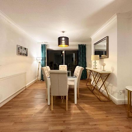 Charming 3-Bedroom Family Home Londen Buitenkant foto