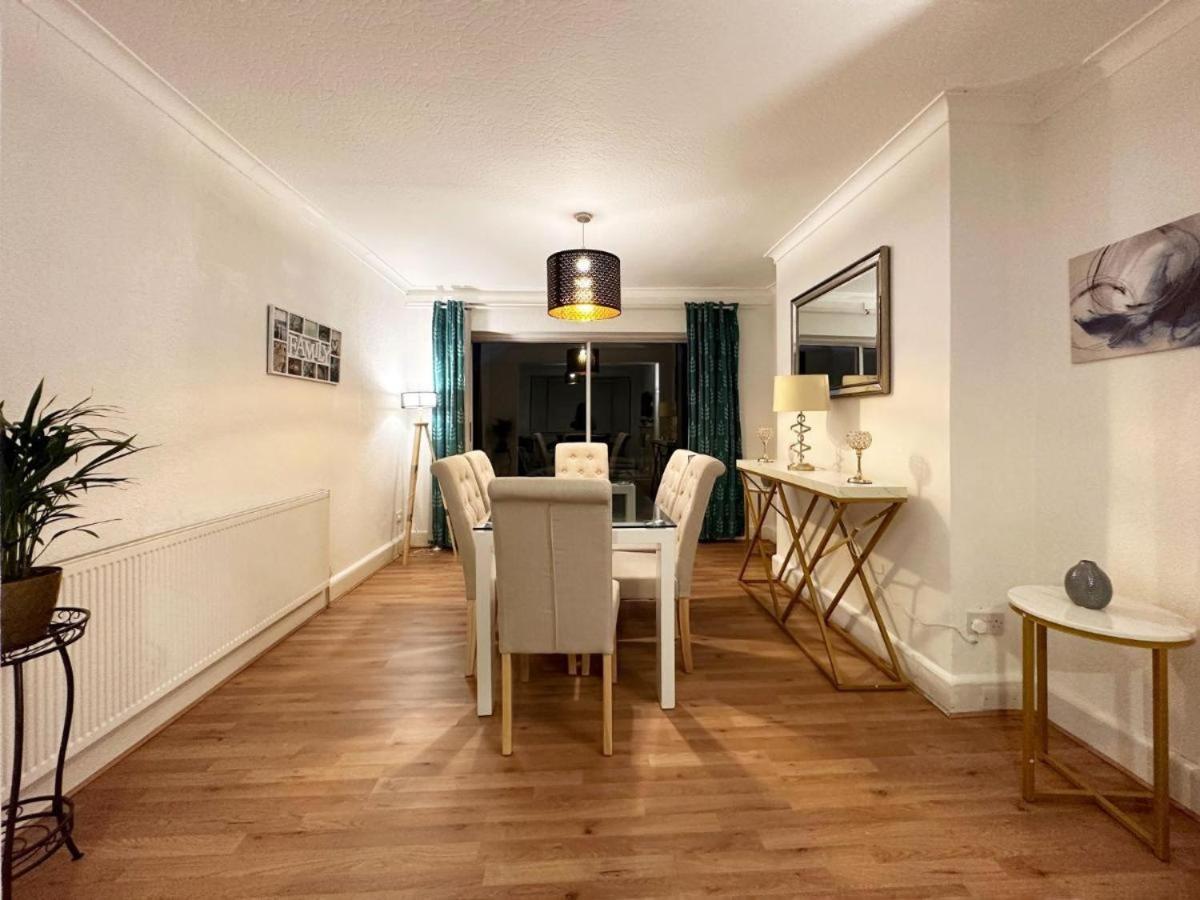 Charming 3-Bedroom Family Home Londen Buitenkant foto
