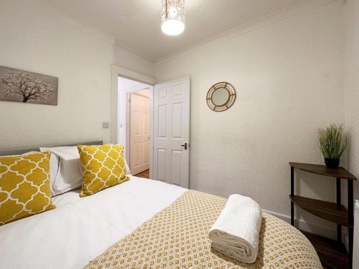 Charming 3-Bedroom Family Home Londen Buitenkant foto