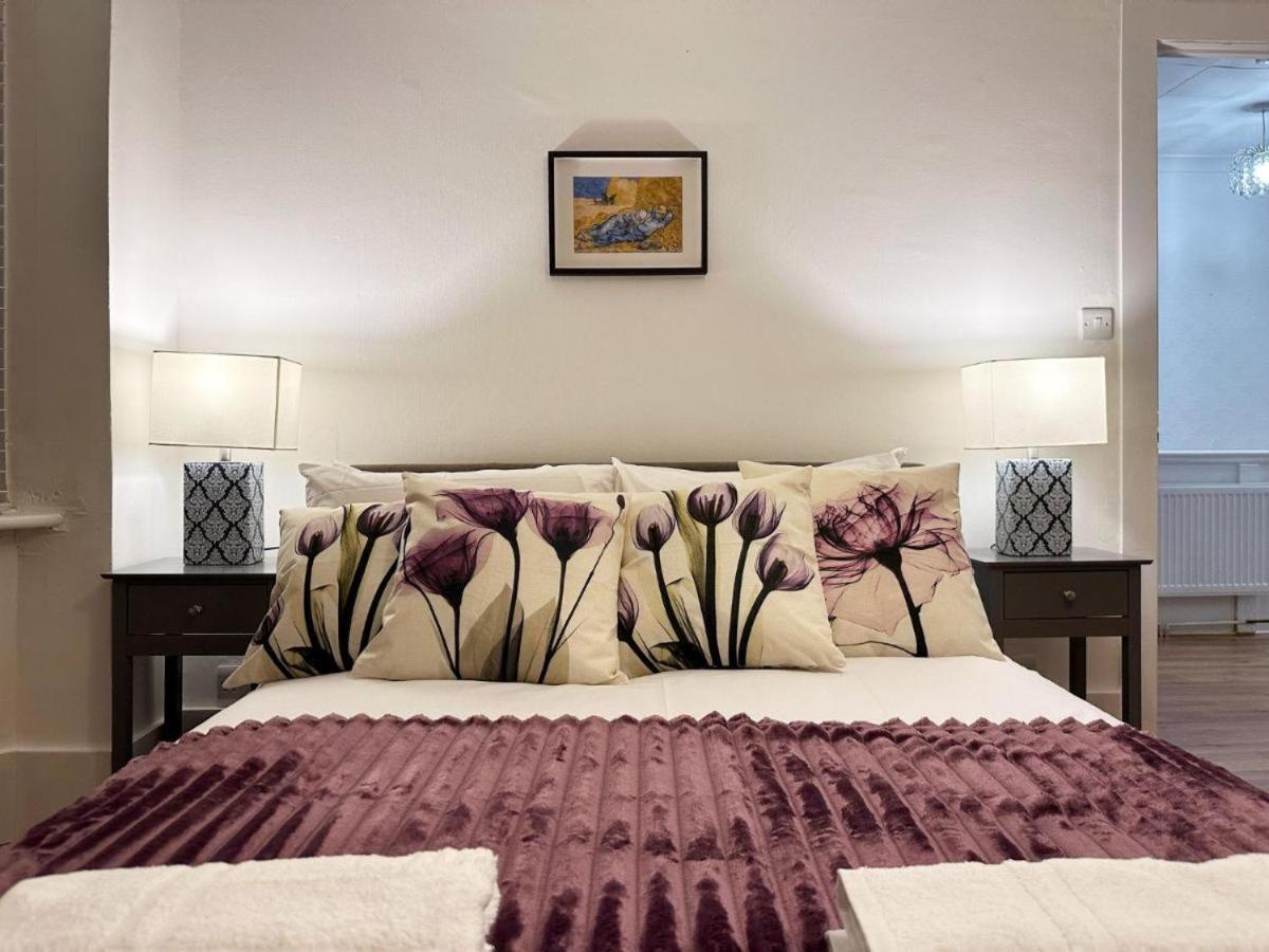 Charming 3-Bedroom Family Home Londen Buitenkant foto